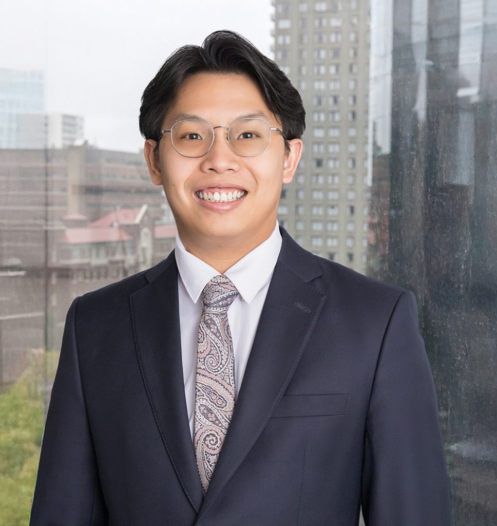 點擊此處可查閱Aaron的中文簡介. - Jenkins Marzban Logan LLP